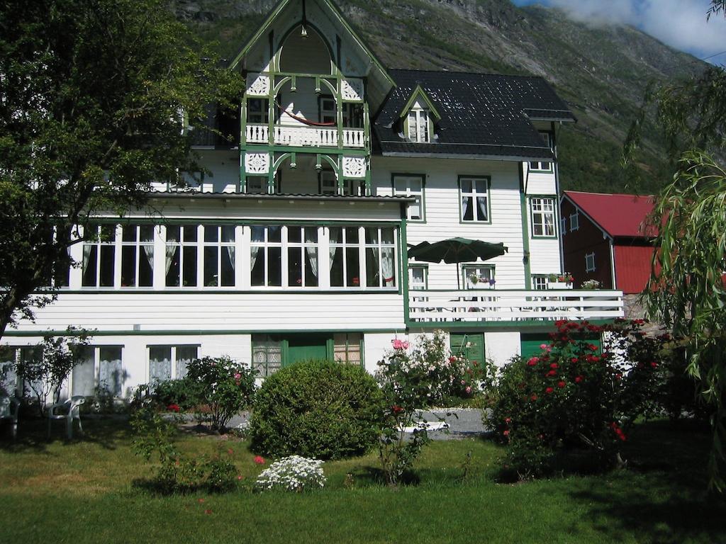 Hjelle Hotel Экстерьер фото